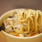 味噌ラーメン百庵 - 麺リフト