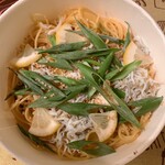 タパス＆タパス - 釜揚げシラスと九条ネギの檸檬醤油クリーム　1,100円（税込）