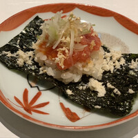 築地 すし Omakase - 梅とマグロの巻物