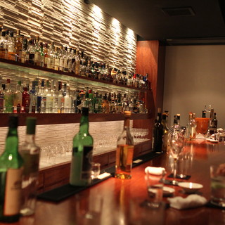 The Common One Bar Kyoto - カウンター席はホテルのメインバーみたい