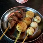 Yakitori Yakiton Genki - 砂肝：165円、つくね：132円、うずら：132円