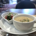 EXCELSIOR CAFFE - ◆クラムチャウダープレート・・プレートはブザーが鳴ってから取りに行きます。7～8分程度かかったかしら。