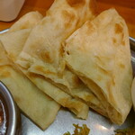 インド料理ダイニングバー ルドリ - ナン