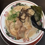 らーめん しん - とんこつ（博多）ラーメン 780円+味玉120円