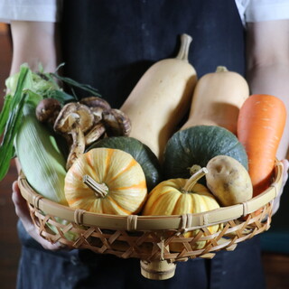 季節の野菜にこだわって、旬の恵みをご堪能下さい。