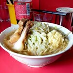 ラーメン二郎 三田本店 - 横から