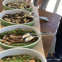 フォリオリーナ・デッラ・ポルタ・フォルトゥーナ - 仔羊の内臓細切り（食道、気管支、肺、心臓、腎臓、横隔膜、タン）とベネトの玉ねぎ、モロッコインゲン、香草を入れて炒め、チーズを入れて炙った料理