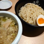 塩らーめん専門 ひるがお - 塩つけ麺ひるがお盛り1,200円✨塩の味玉もとろりで旨い！貝柱にあおさのり、海老ワンタンと海感満載であつあつのスープ。チャーシューもゴロゴロ、メンマも入って具沢山♬︎全粒粉平打ち麺は300g位かしら。