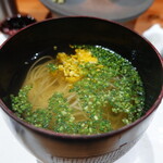 鮨匠 のむら - 温かい素麺(熊本県産)、削り蜜柑皮、鯖節(鹿児島県屋久島産)の出汁