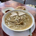 杭州飯店 - 中華そば 900円