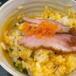 Kagi Kamo To Nihonshu - 次はご飯に卵を混ぜて飛子を乗せて鴨をいただき・・・
                         