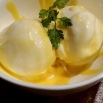 インゴ ビンゴ - アイスクリームアドヴォカート(590円)　～卵のブランデーがかかったアイスクリーム