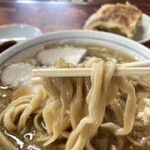 杭州飯店 - ラーメン二郎並の極太麺