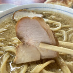 杭州飯店 - モモ肉焼豚