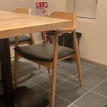 Unagi Yondaime Kikukawa - 奥テーブル席の向かいの椅子