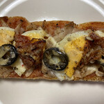 ルオント - 料理写真:ツナとたまごのピザ