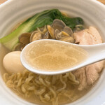 Ramen Tsuki No To Kage - あさり潮ラーメンのスープ