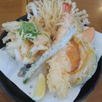 讃岐のおうどん 花は咲く - アラカルトの【天ぷら盛り合わせ】税込み価格1100円