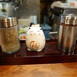 麺屋 悠 - 卓上調味料