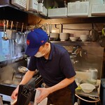 麺屋 悠 - 山内店主、仕事中!