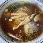 三喜食堂 - 麺が美しく揃えられたラーメン