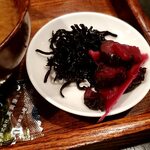 Hachi hane - 佃煮、漬物。、味付け海苔