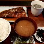 Hachi hane - さばの味噌煮定食