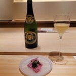 江戸焼肉 - お刺身 万葉牛三角バラ ニラナムル マイクロケールとアルガブランカ ブリリヤンテ