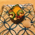 沁ゆうき にのま - 鰻ざくのお寿司。甘味旨味の複雑な味にきゅうりの歯応えが楽しい。