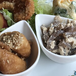 カメイノ食堂 - 冷やし中華　お惣菜側（家内）