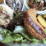 カメイノ食堂 - 冷やし中華　お惣菜側