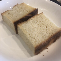 トラットリア イル レガーロ - パン