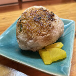 八兵衛 - 備長炭で焼く、じゃこと大葉の焼きおにぎり
