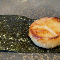 SUSHI TOKYO TEN、 横浜店 - ホタテの磯部焼き