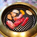 焼肉 徳寿 - 焼いていきます