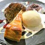 オステリア イルファーロ - 本日のデザート盛り合わせ