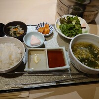 牛刺しと焼肉 仔虎 クリスロード店 - 上撰焼肉ランチ