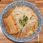 ラーメン燈郎 - 濃厚らーめん 並盛り（野菜増し、ニンニク増し）