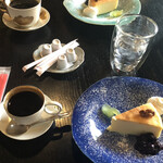 cafe空 - チーズケーキとホットコーヒーで1,450円