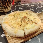 ワインバル REBECCA - ハニーピッツァ