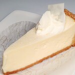 オランダ家 - 料理写真:ニューヨークチーズケーキ410円