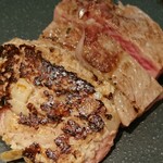 肉屋のハンバーグと炊きたての米 - 