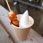 ルルモアナ - みたらし団子ソフト(410円)