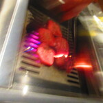 北海道焼肉 北うし - 　３．【知床和牛の塩焼き肉２品】　３週間熟成知床和牛ハラミ　　山わさびで