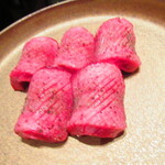 北海道焼肉 北うし - 　３．【知床和牛の塩焼き肉２品】　３週間熟成知床和牛ハラミ　　山わさびで