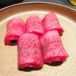 北海道焼肉 北うし - 　３．【知床和牛の塩焼き肉２品】　３週間熟成知床和牛ハラミ　　山わさびで