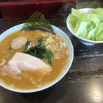 元喜家 - 味噌とんこつラーメン+味玉+キャベツ