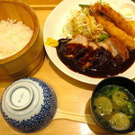 Ohitsugohan Shiroku Jichuu - ダブル名古屋名物定食