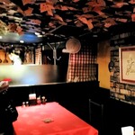 銀座イタリー亭 - キャンティがぶら下がる