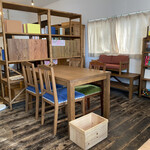 Okashi Koubou Botan - 実話、椅子もテーブルも木工所製なんです‼︎